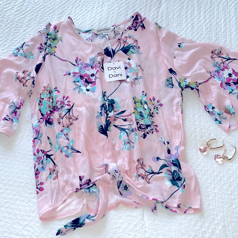 NWT pink lily top 💕🌸